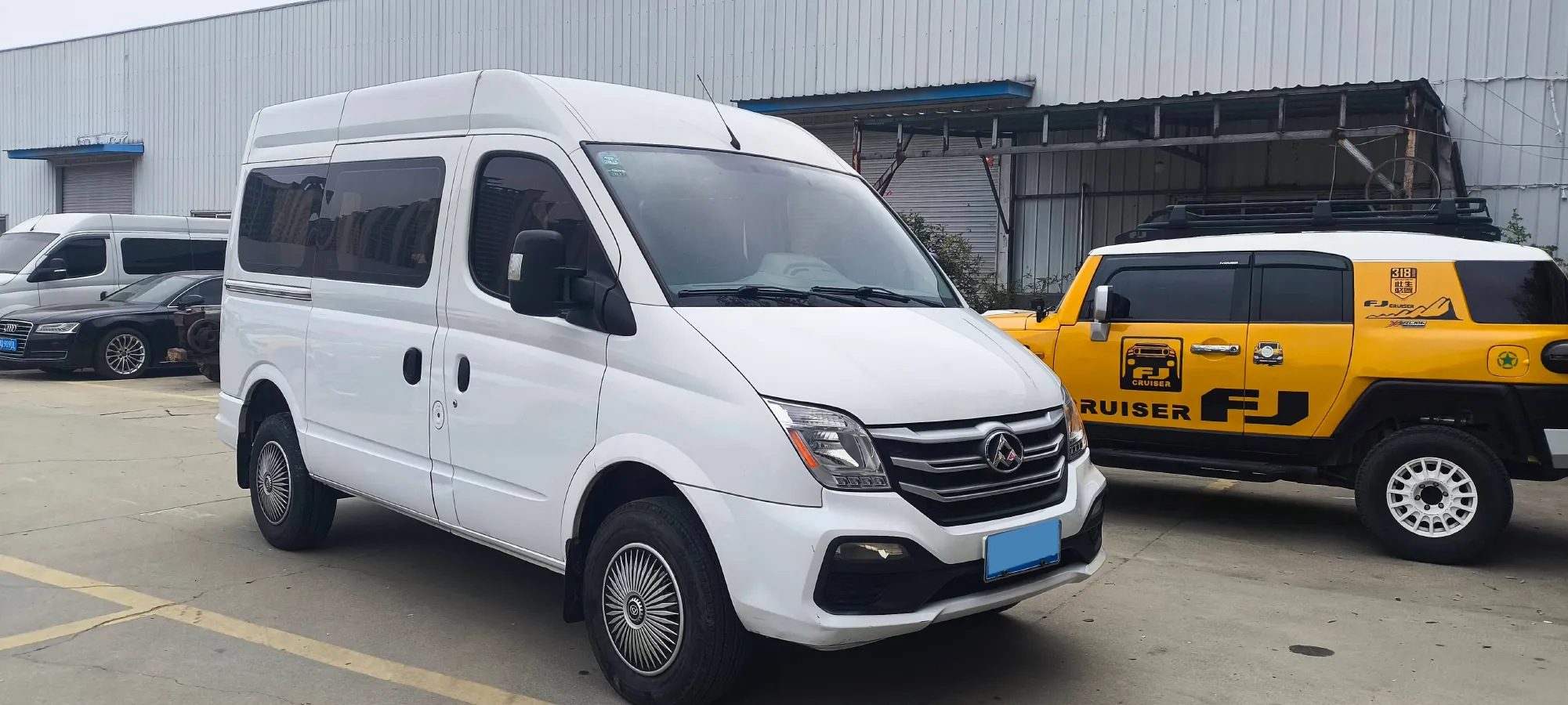 2018 MAXUS XinTu V80 2.5T 136HP L4 6MT,autocango,china used car exporter,china ev exporter,chinese used car exporter,chinese used ev exporter