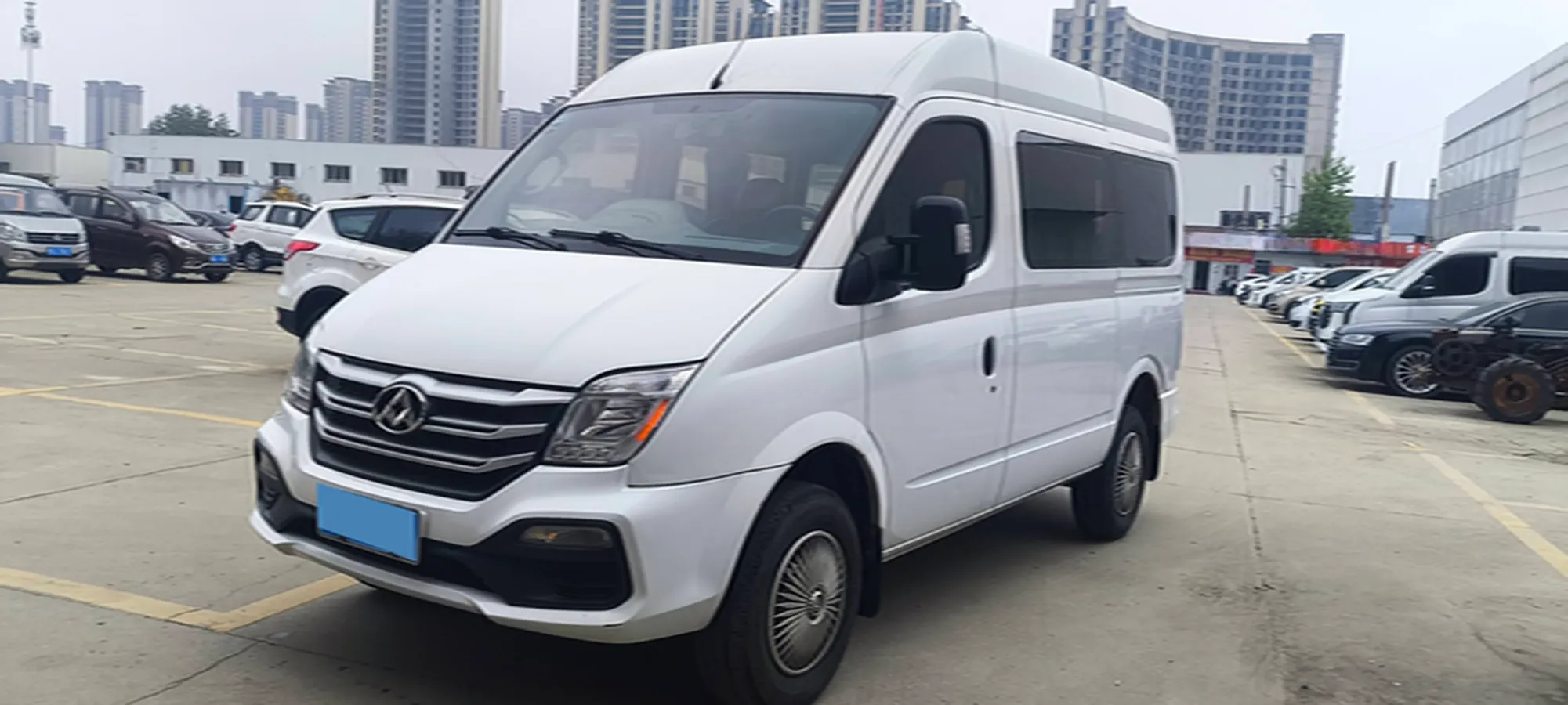 2018 MAXUS XinTu V80 2.5T 136HP L4 6MT,autocango,china used car exporter,china ev exporter,chinese used car exporter,chinese used ev exporter