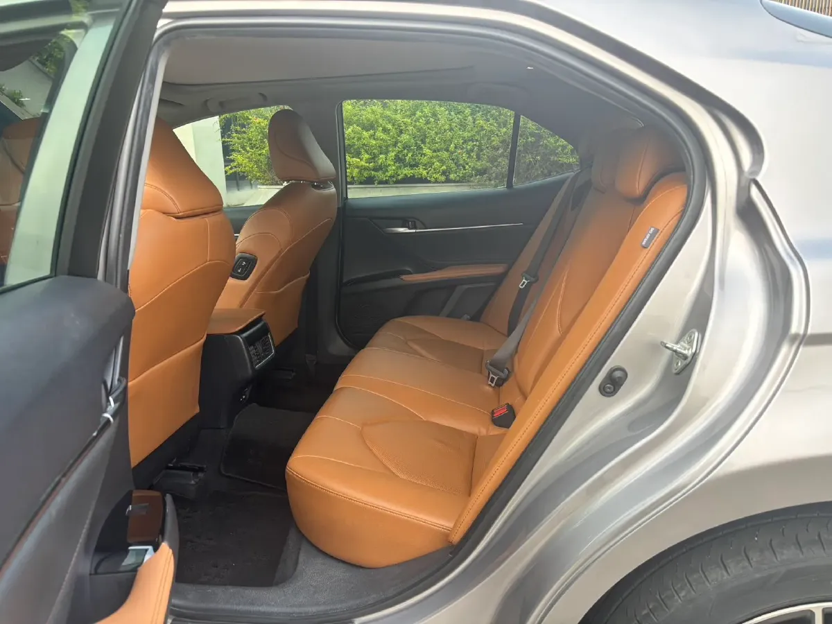 2021 Toyota Camry 2.5L 209HP L4 8AT,autocango,china used car exporter,china ev exporter,chinese used car exporter,chinese used ev exporter