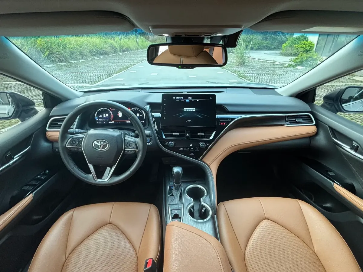 2021 Toyota Camry 2.5L 209HP L4 8AT,autocango,china used car exporter,china ev exporter,chinese used car exporter,chinese used ev exporter