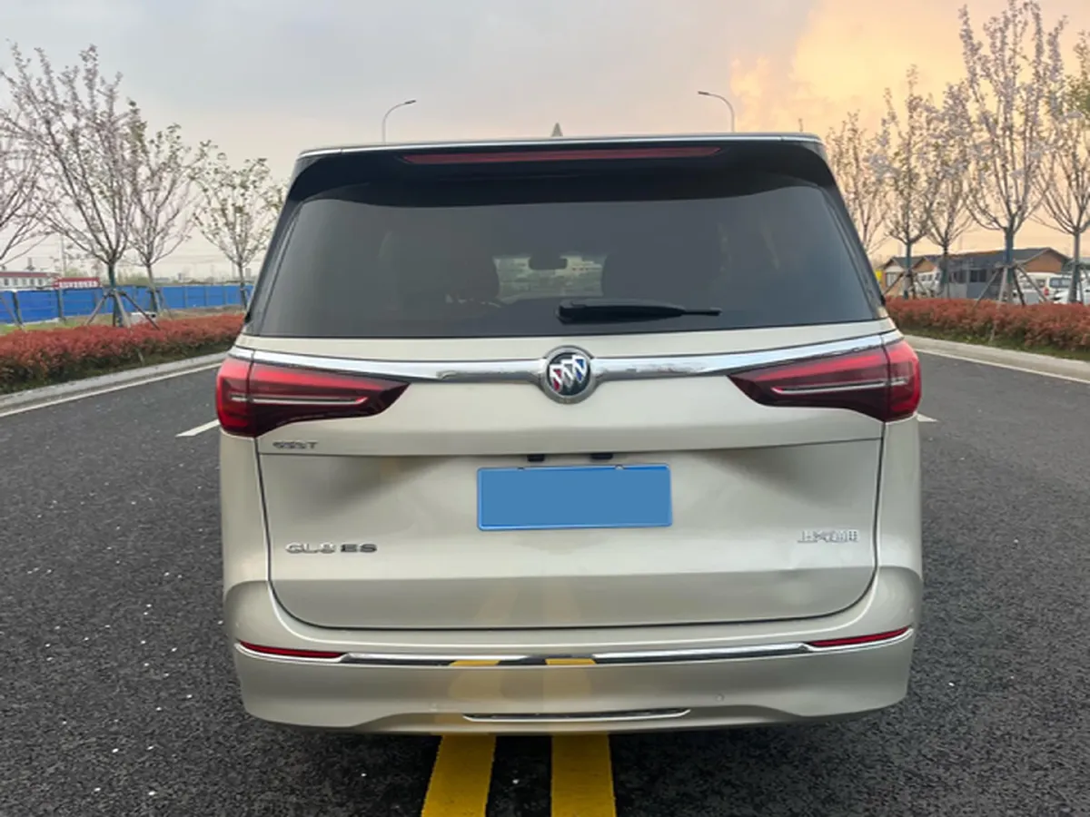 2022 Buick GL8 2.0T 237HP L4 9AT,autocango,china used car exporter,china ev exporter,chinese used car exporter,chinese used ev exporter