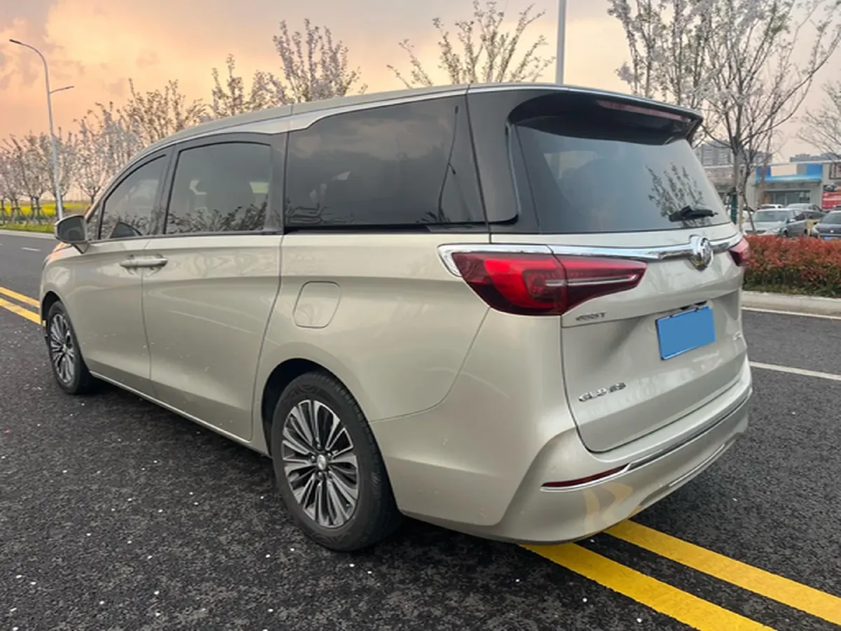 2022 Buick GL8 2.0T 237HP L4 9AT,autocango,china used car exporter,china ev exporter,chinese used car exporter,chinese used ev exporter