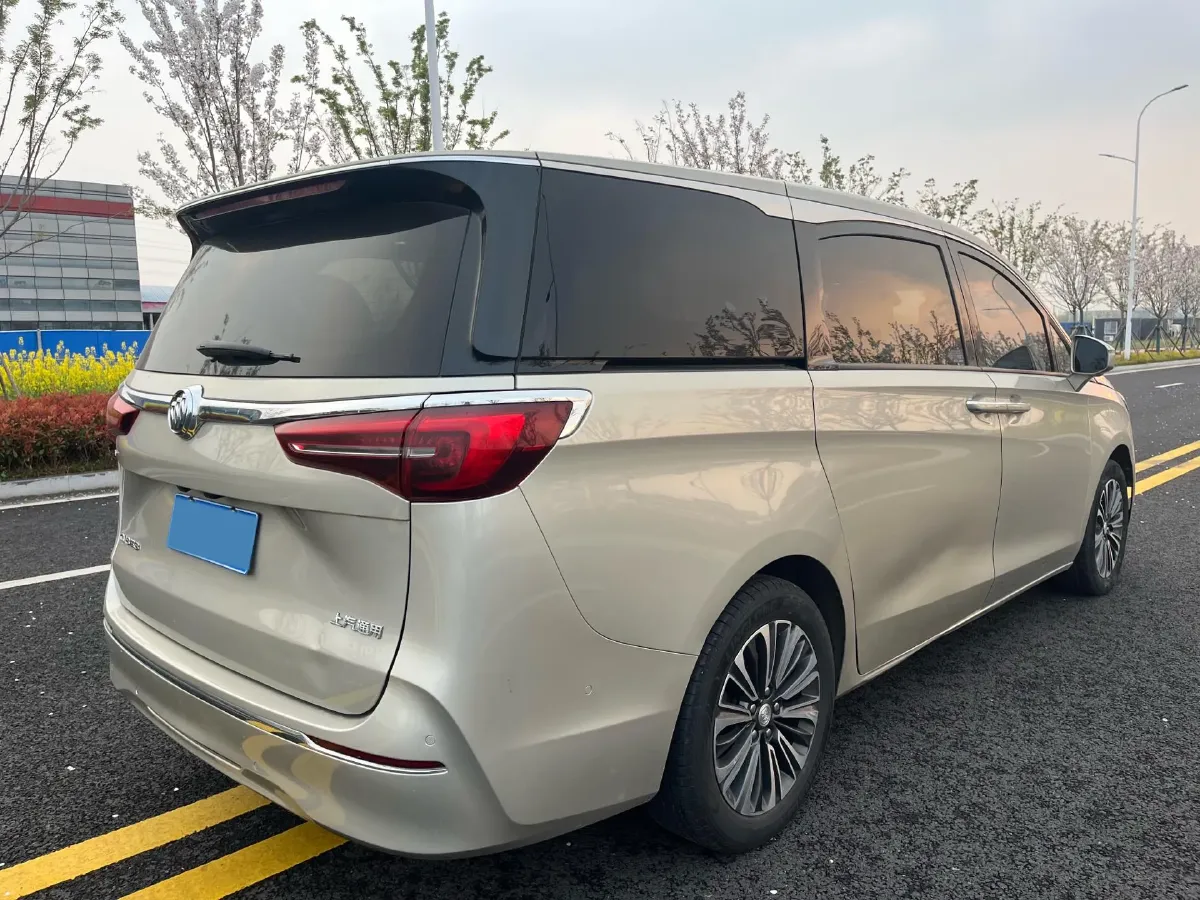 2022 Buick GL8 2.0T 237HP L4 9AT,autocango,china used car exporter,china ev exporter,chinese used car exporter,chinese used ev exporter