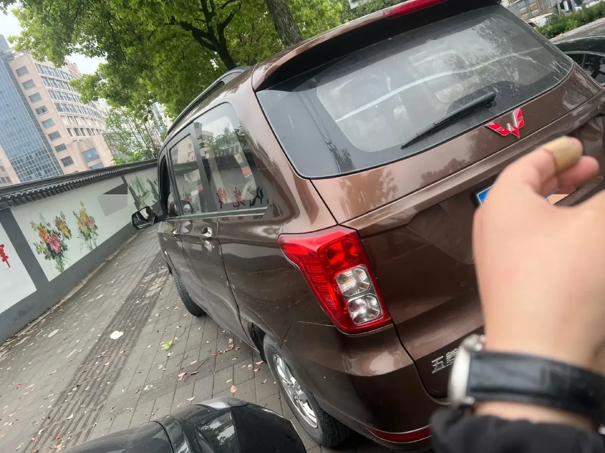 2019 WuLing HongGuang 1.5L 99HP L4 6MT,autocango,china used car exporter,china ev exporter,chinese used car exporter,chinese used ev exporter