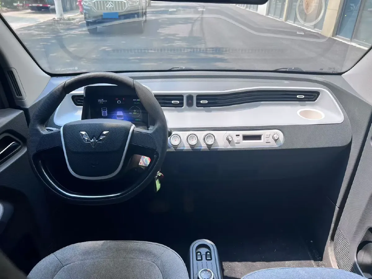 2021 WuLing HongGuang MINI EV BEV 9.3KWH,autocango,china used car exporter,china ev exporter,chinese used car exporter,chinese used ev exporter