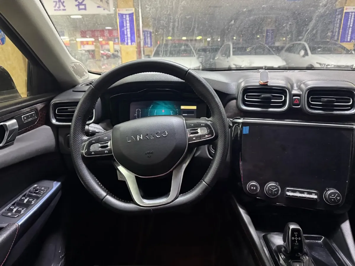 2018 Toyota C-HR 2.0L 171HP L4 CVT,autocango,china used car exporter,china ev exporter,chinese used car exporter,chinese used ev exporter