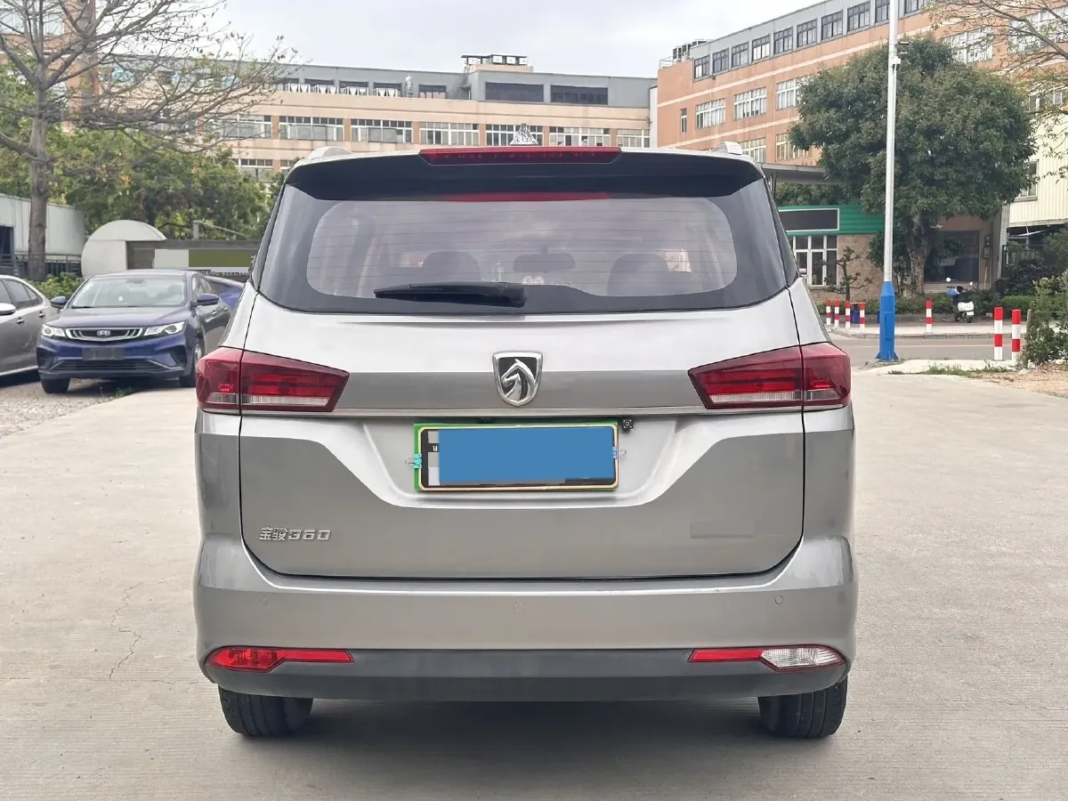 2018 BaoJun 360 1.5L 112HP L4 6MT,autocango,china used car exporter,china ev exporter,chinese used car exporter,chinese used ev exporter