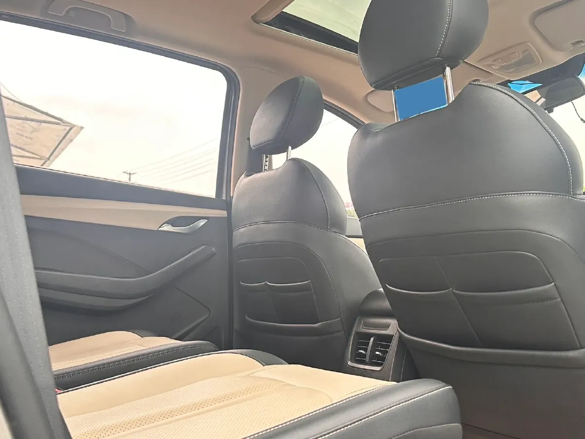 2018 BaoJun 360 1.5L 112HP L4 6MT,autocango,china used car exporter,china ev exporter,chinese used car exporter,chinese used ev exporter