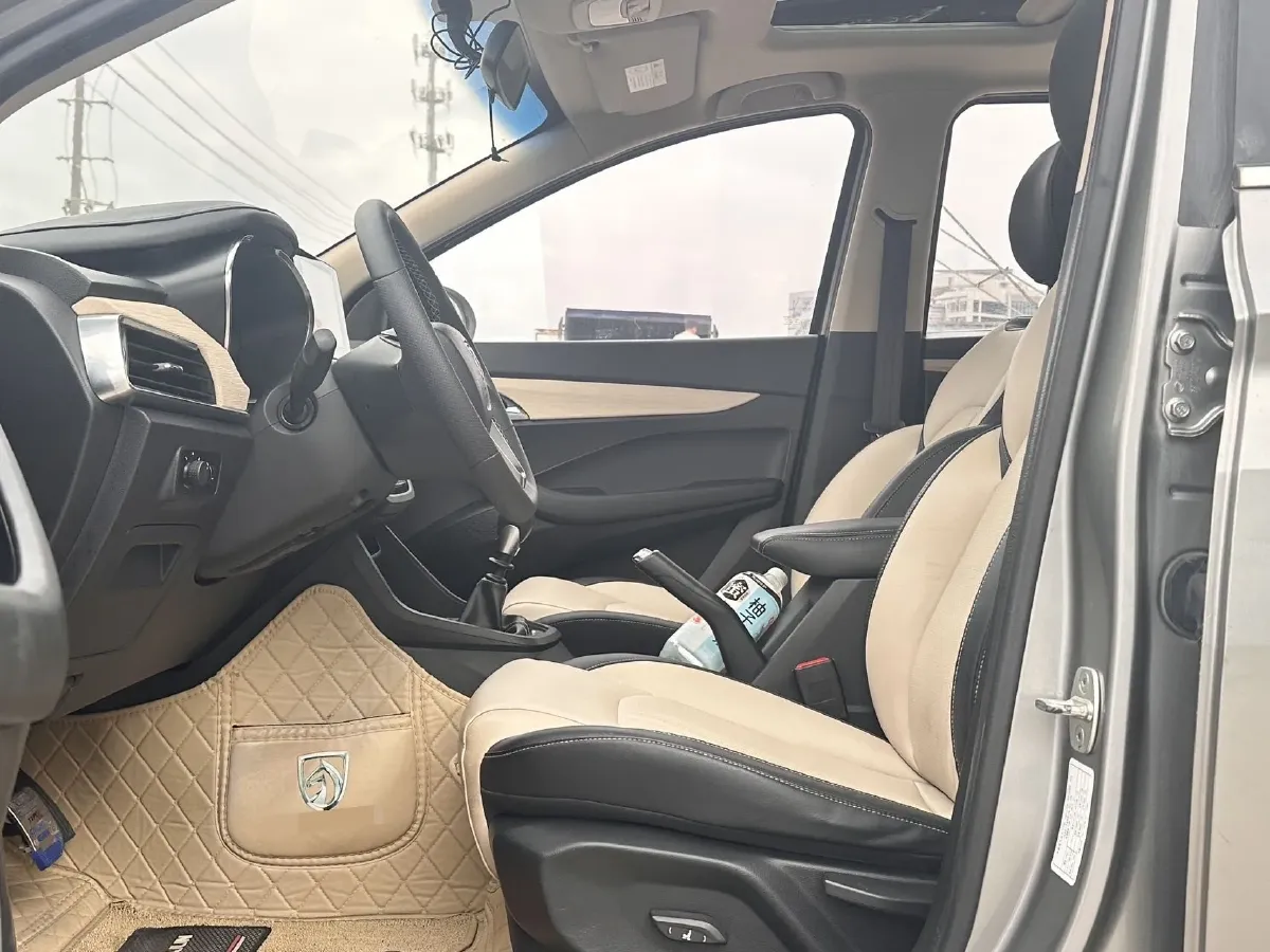 2018 BaoJun 360 1.5L 112HP L4 6MT,autocango,china used car exporter,china ev exporter,chinese used car exporter,chinese used ev exporter