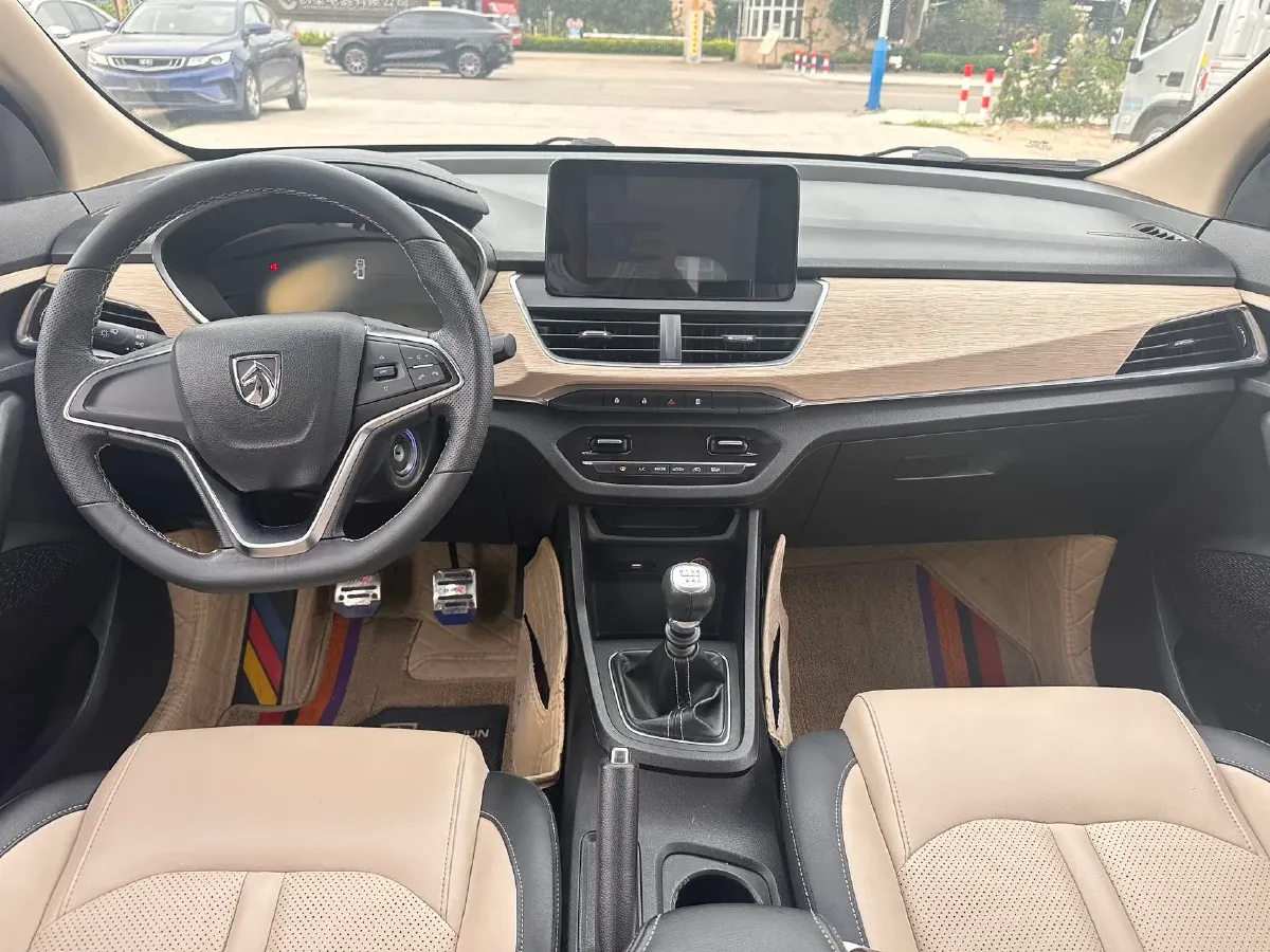 2018 BaoJun 360 1.5L 112HP L4 6MT,autocango,china used car exporter,china ev exporter,chinese used car exporter,chinese used ev exporter