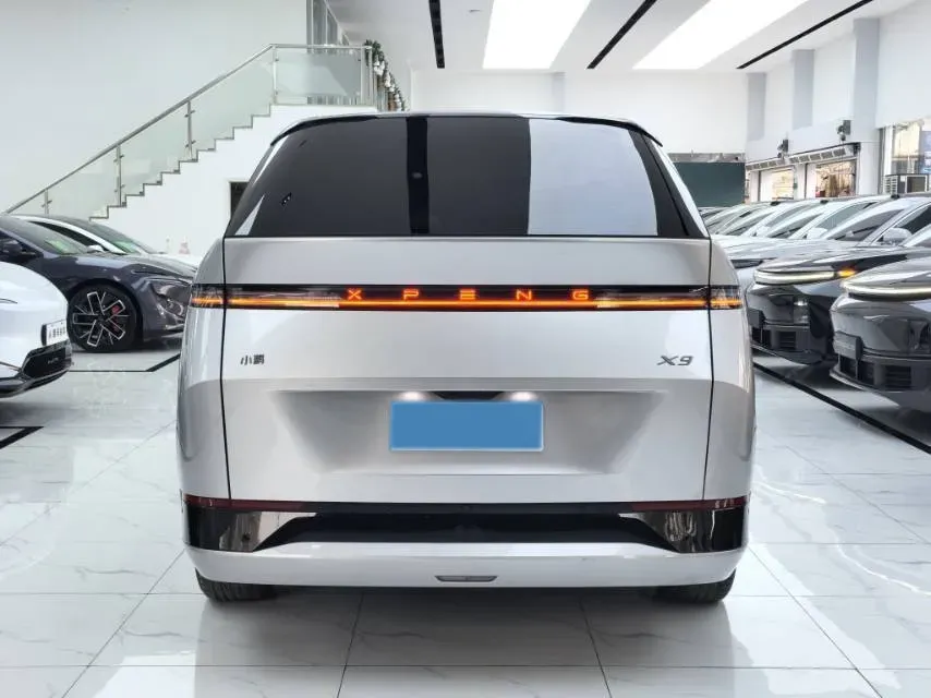 2024 Xpeng X9 BEV 84.5KWH,autocango,china used car exporter,china ev exporter,chinese used car exporter,chinese used ev exporter