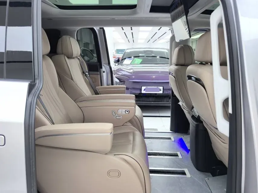 2024 Xpeng X9 BEV 84.5KWH,autocango,china used car exporter,china ev exporter,chinese used car exporter,chinese used ev exporter