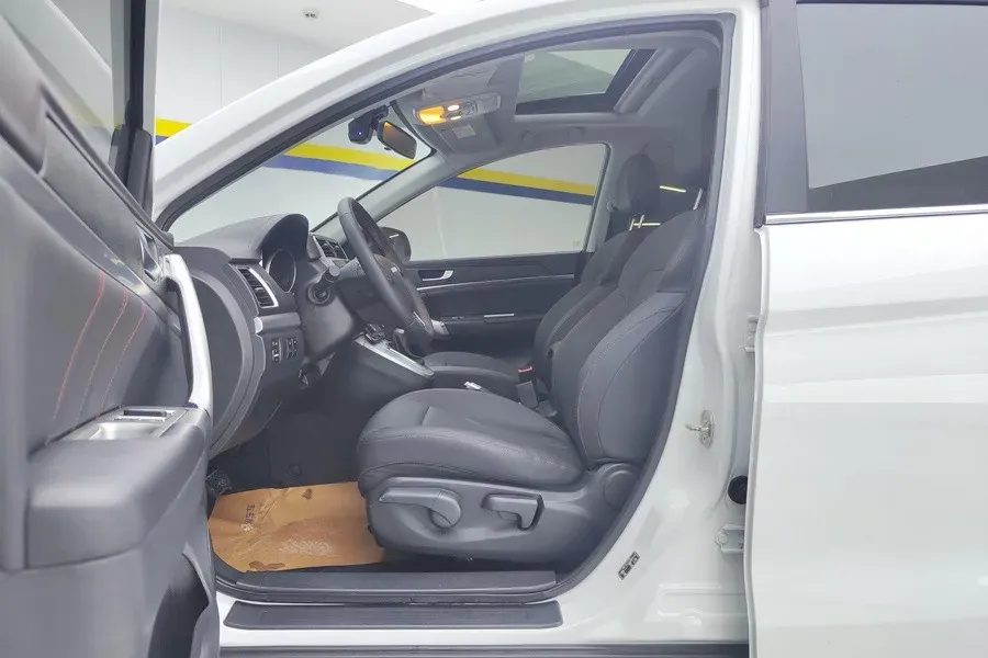 2019 Haval M6 1.5T 150HP L4 7DCT,autocango,china used car exporter,china ev exporter,chinese used car exporter,chinese used ev exporter