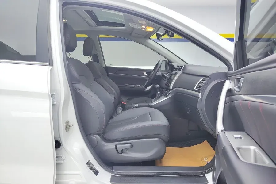 2019 Haval M6 1.5T 150HP L4 7DCT,autocango,china used car exporter,china ev exporter,chinese used car exporter,chinese used ev exporter