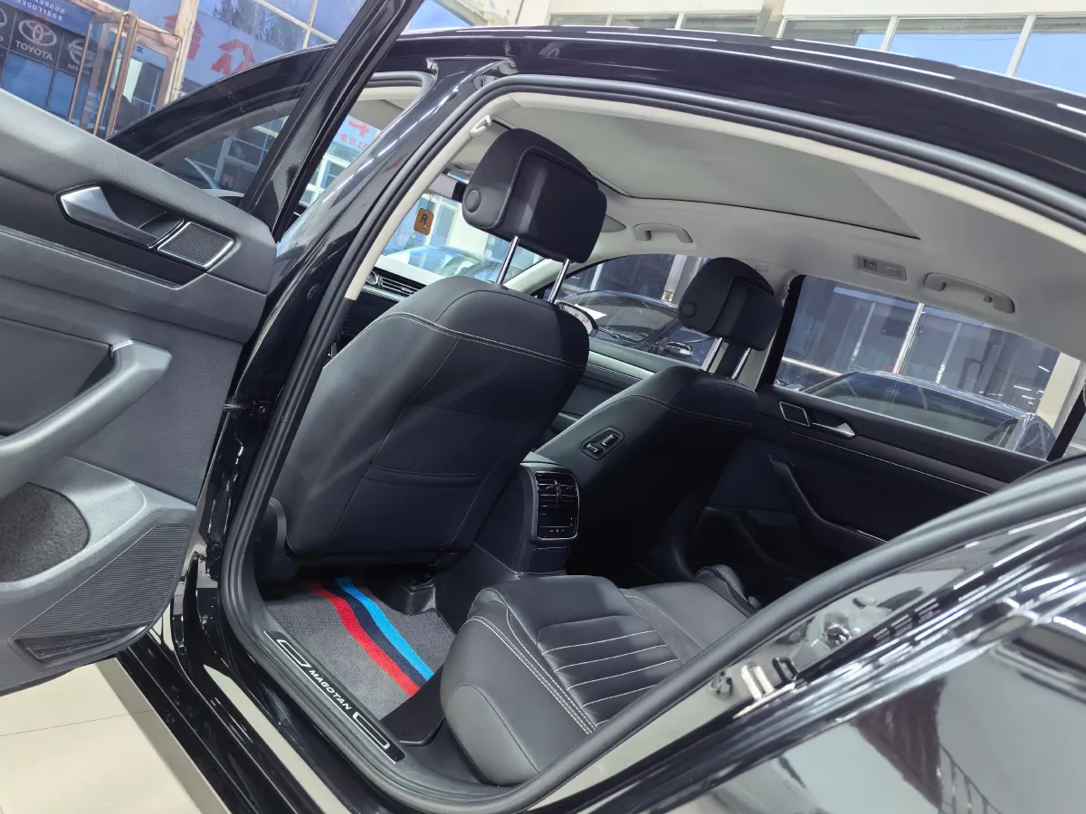 2020 Volkswagen Magotan 2.0T 186HP L4 7DCT,autocango,china used car exporter,china ev exporter,chinese used car exporter,chinese used ev exporter