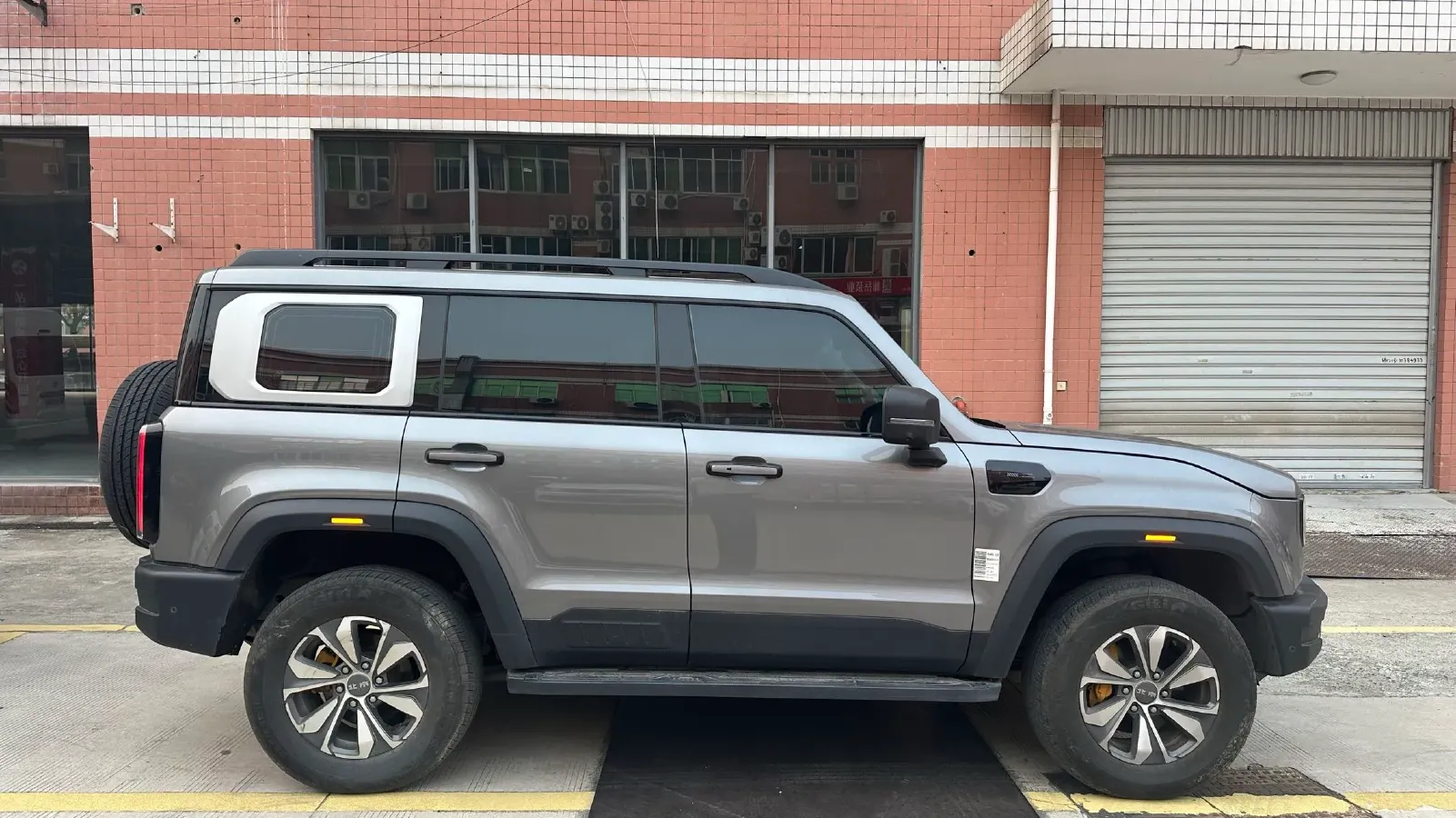 2024 Beijing BJ40 2.0T 245HP L4 8AT,autocango,china used car exporter,china ev exporter,chinese used car exporter,chinese used ev exporter