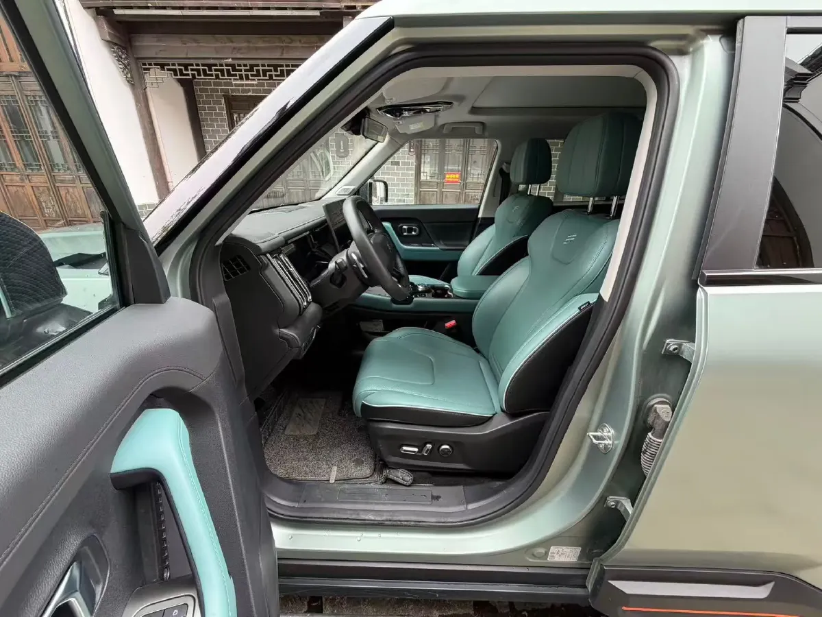 2025 Jetour Traveller 2.0T 254HP L4 7DCT,autocango,china used car exporter,china ev exporter,chinese used car exporter,chinese used ev exporter