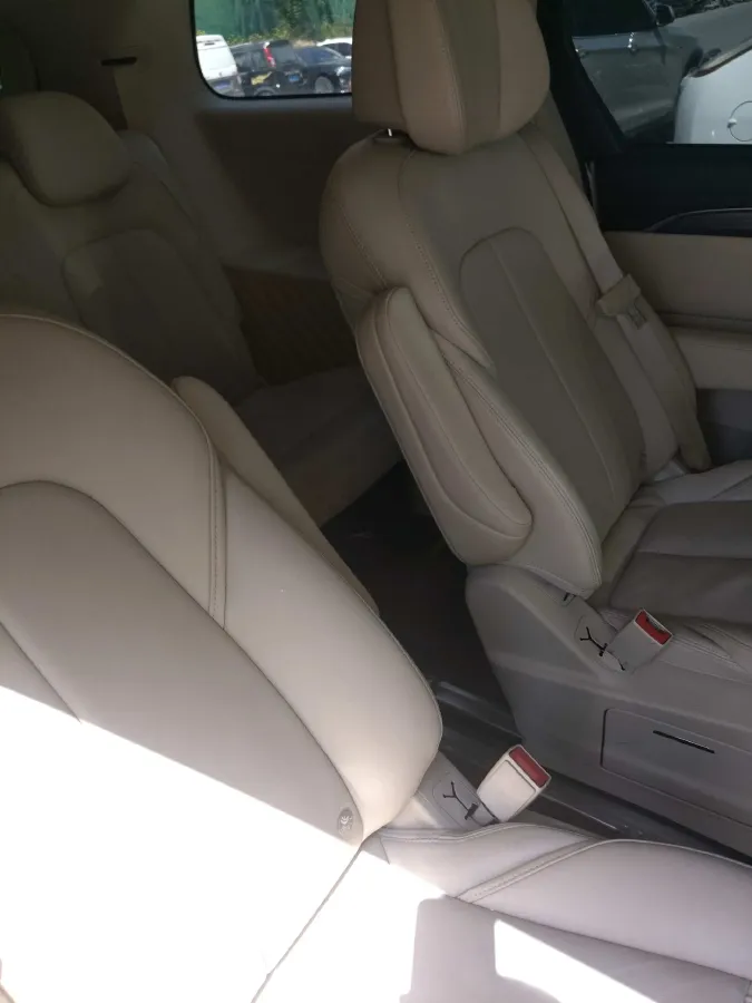 2023 Buick GL8 2.0T 237HP L4 9AT,autocango,china used car exporter,china ev exporter,chinese used car exporter,chinese used ev exporter