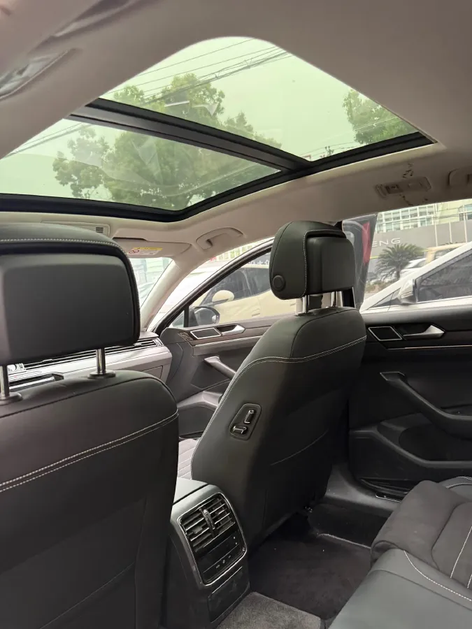 2020 Volkswagen Magotan 2.0T 186HP L4 7DCT,autocango,china used car exporter,china ev exporter,chinese used car exporter,chinese used ev exporter