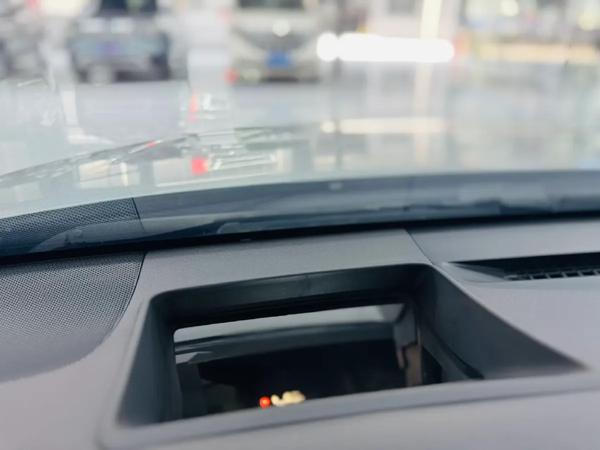 2024 Toyota Camry 2.0L 152HP L4 E-CVT Hybrid,autocango,china used car exporter,china ev exporter,chinese used car exporter,chinese used ev exporter