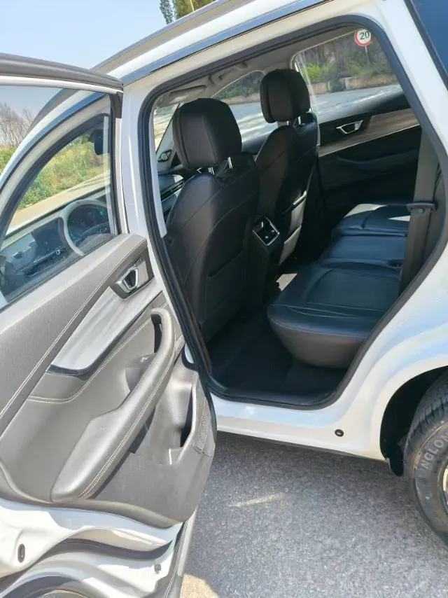 2021 Chery Tiggo 8 Plus 1.6T 197HP L4 7DCT,autocango,china used car exporter,china ev exporter,chinese used car exporter,chinese used ev exporter