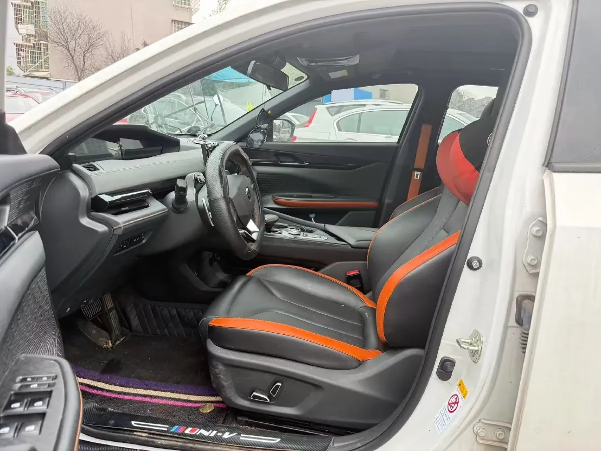 2023 ChangAn UNI-V 1.5T 188HP L4 7DCT,autocango,china used car exporter,china ev exporter,chinese used car exporter,chinese used ev exporter