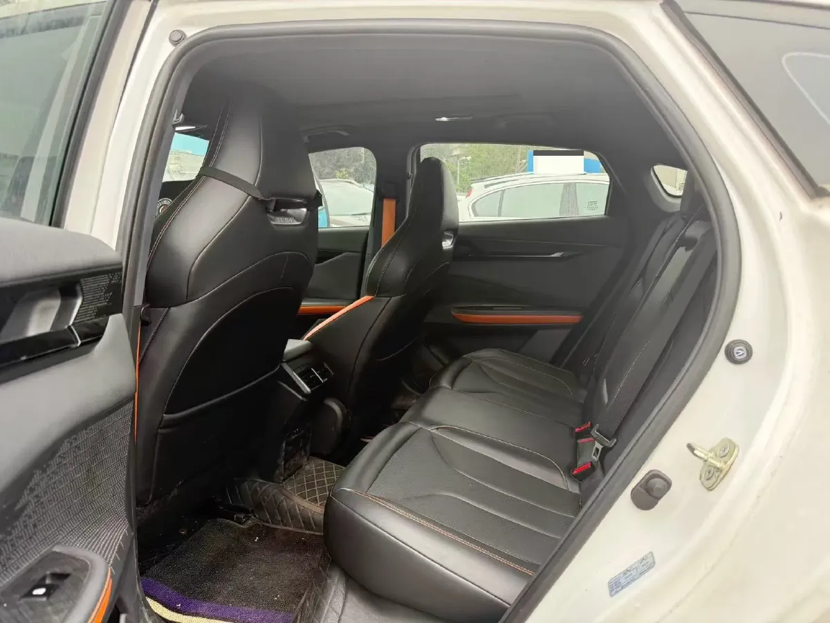 2023 ChangAn UNI-V 1.5T 188HP L4 7DCT,autocango,china used car exporter,china ev exporter,chinese used car exporter,chinese used ev exporter