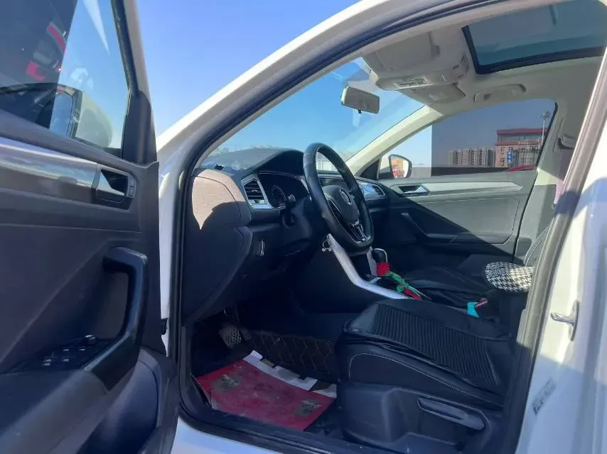 2020 Volkswagen T-Roc 1.4T 150HP L4 7DCT,autocango,china used car exporter,china ev exporter,chinese used car exporter,chinese used ev exporter