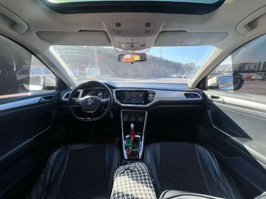 2020 Volkswagen T-Roc 1.4T 150HP L4 7DCT,autocango,china used car exporter,china ev exporter,chinese used car exporter,chinese used ev exporter