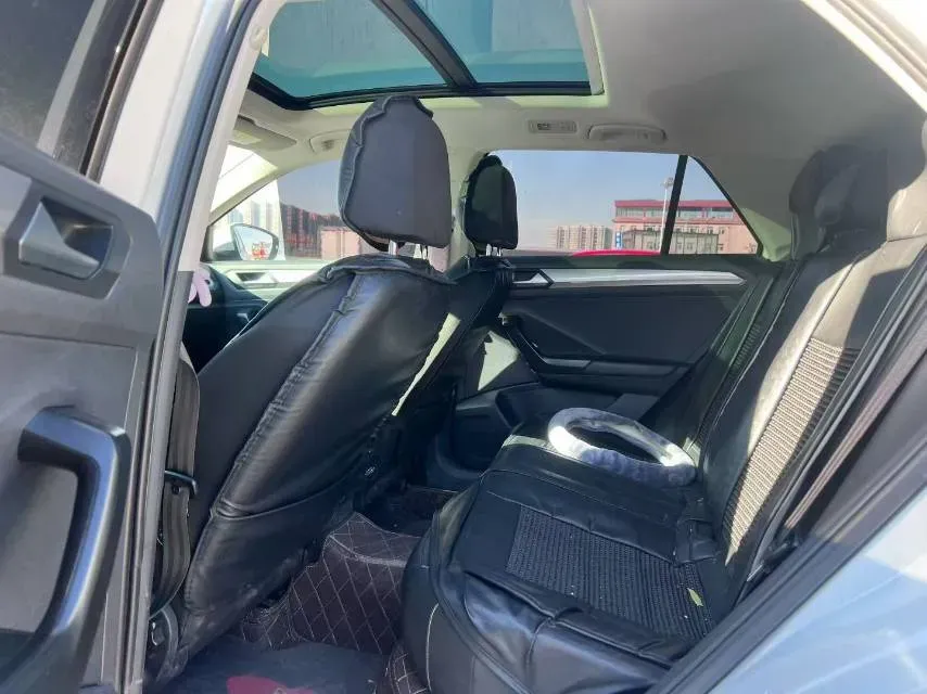 2020 Volkswagen T-Roc 1.4T 150HP L4 7DCT,autocango,china used car exporter,china ev exporter,chinese used car exporter,chinese used ev exporter