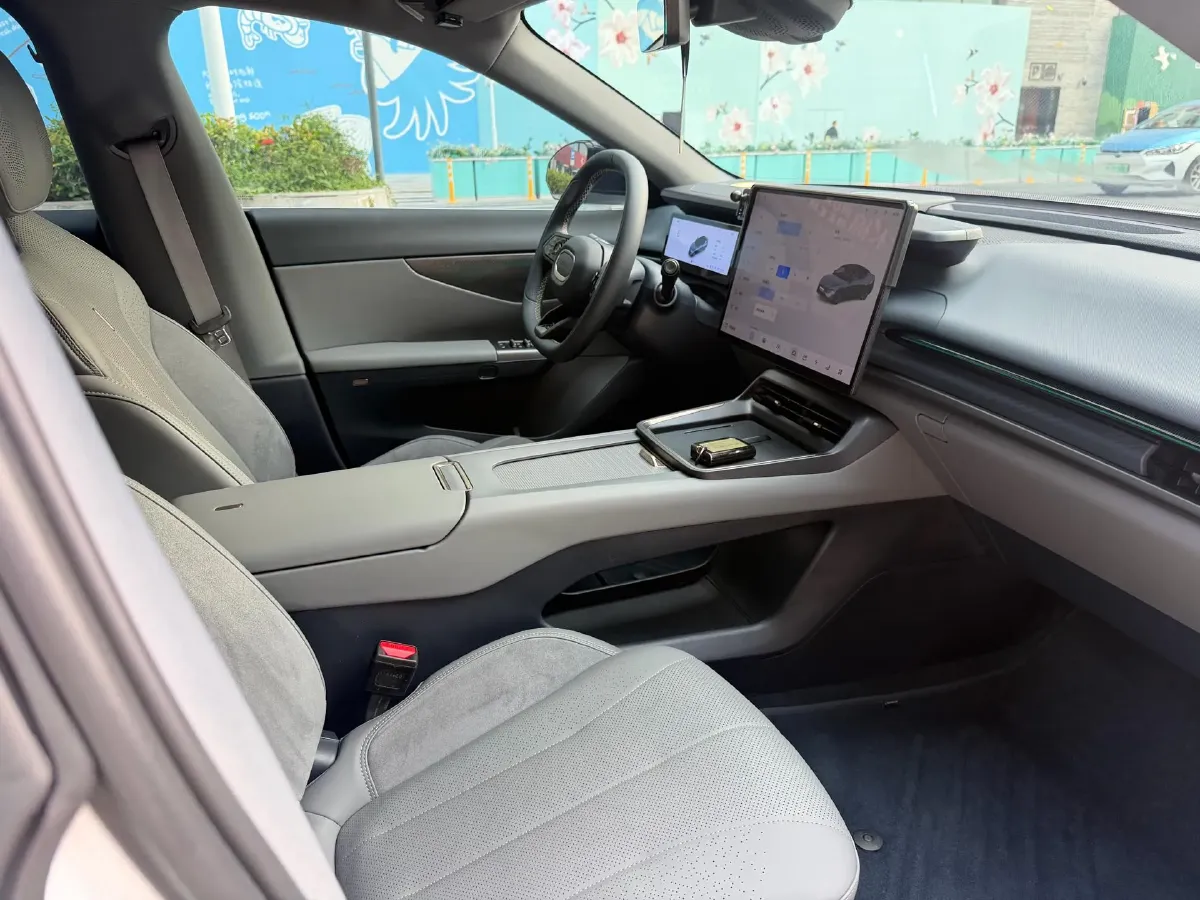 2024 LYNK&CO 07 EM-P 1.5T 163HP L4 3DHT PHEV 18.99KWH,autocango,china used car exporter,china ev exporter,chinese used car exporter,chinese used ev exporter