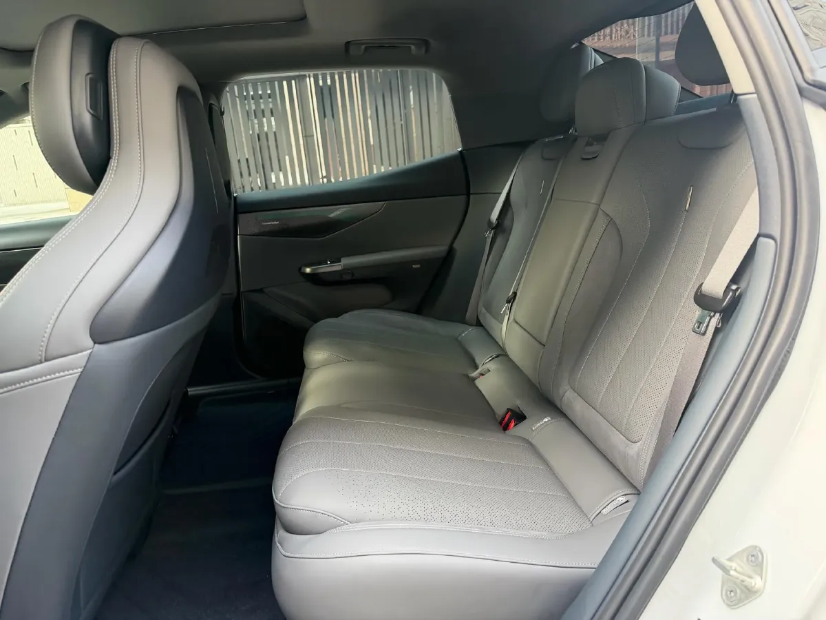 2024 LYNK&CO 07 EM-P 1.5T 163HP L4 3DHT PHEV 18.99KWH,autocango,china used car exporter,china ev exporter,chinese used car exporter,chinese used ev exporter