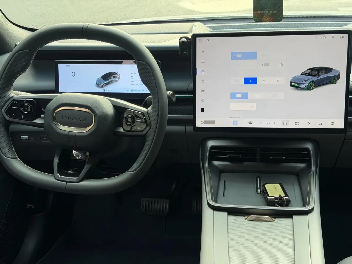 2024 LYNK&CO 07 EM-P 1.5T 163HP L4 3DHT PHEV 18.99KWH,autocango,china used car exporter,china ev exporter,chinese used car exporter,chinese used ev exporter