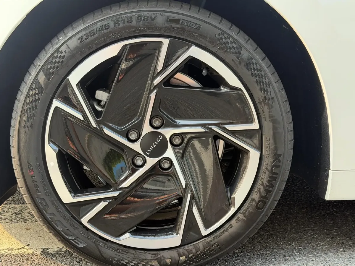 2024 LYNK&CO 07 EM-P 1.5T 163HP L4 3DHT PHEV 18.99KWH,autocango,china used car exporter,china ev exporter,chinese used car exporter,chinese used ev exporter