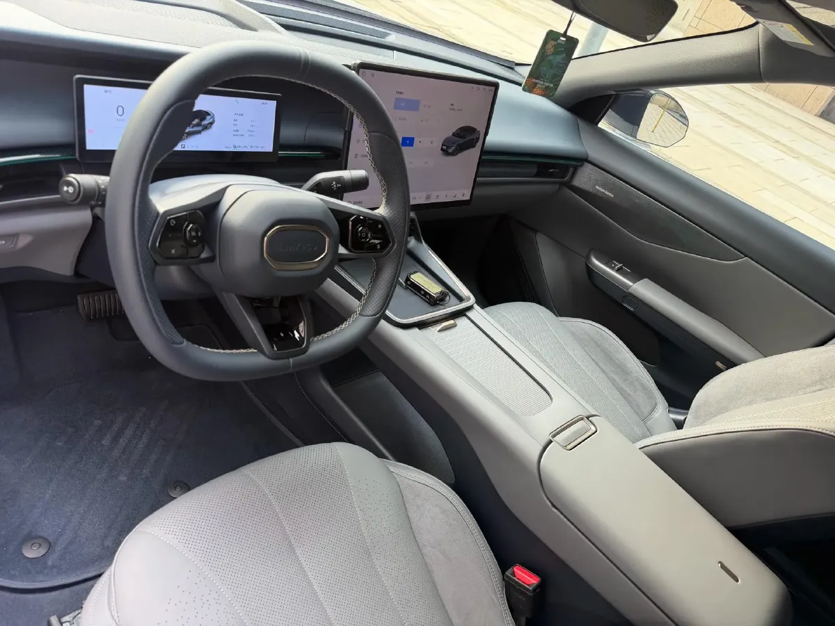 2024 LYNK&CO 07 EM-P 1.5T 163HP L4 3DHT PHEV 18.99KWH,autocango,china used car exporter,china ev exporter,chinese used car exporter,chinese used ev exporter