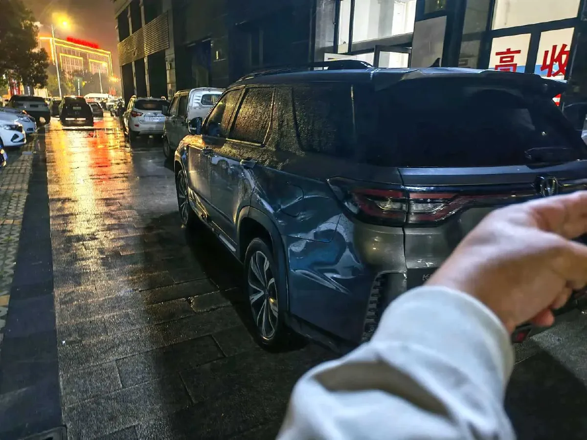 2023 ChangAn CS95 2.0T 233HP L4 8AT,autocango,china used car exporter,china ev exporter,chinese used car exporter,chinese used ev exporter