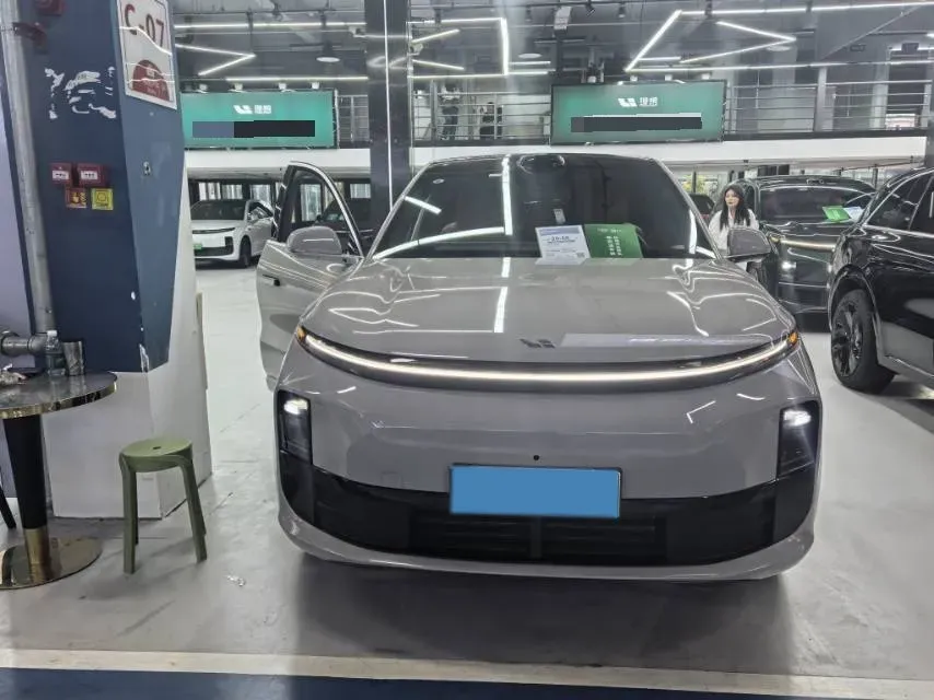 2024 Li L6 Range Extended 154HP L4 REEV 36.8KWH,autocango,china used car exporter,china ev exporter,chinese used car exporter,chinese used ev exporter