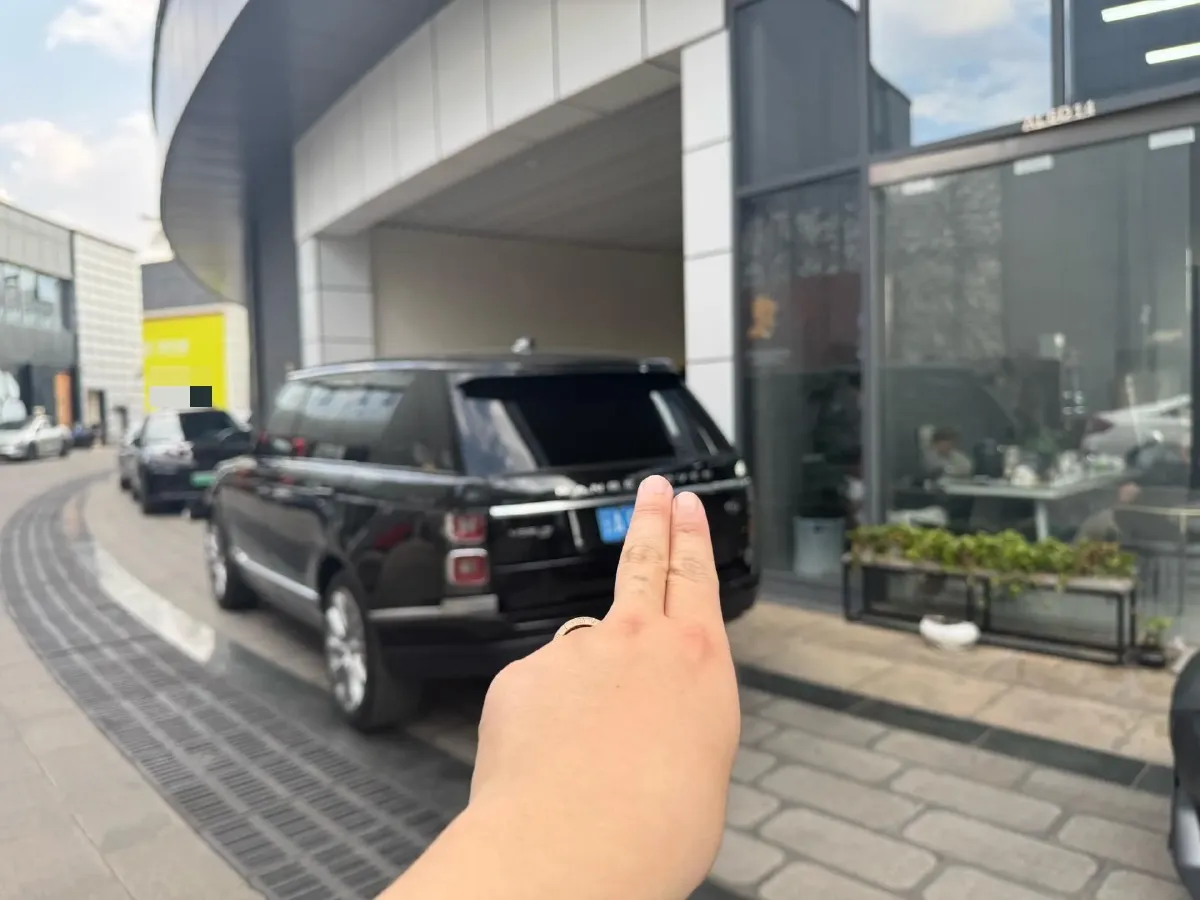 2020 Land Rover Range Rover 3.0T 400HP L6 8AT,autocango,china used car exporter,china ev exporter,chinese used car exporter,chinese used ev exporter