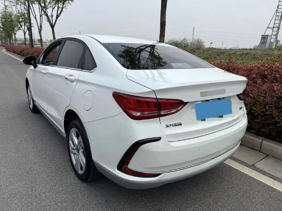 2022 Bestune B70 2.0T 224HP L4 6AT,autocango,china used car exporter,china ev exporter,chinese used car exporter,chinese used ev exporter