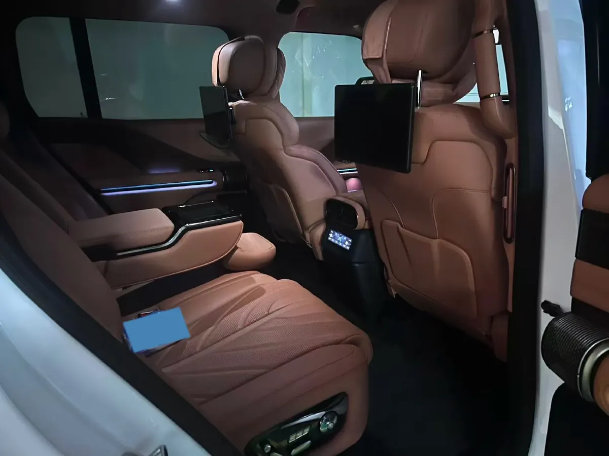 2023 YangWang U8 2.0T 272HP L4 REEV 49.05KWH,autocango,china used car exporter,china ev exporter,chinese used car exporter,chinese used ev exporter