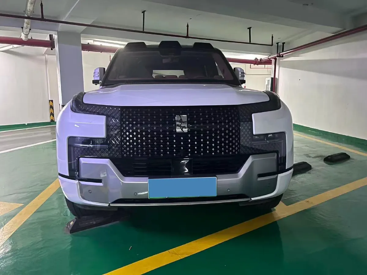 2023 YangWang U8 2.0T 272HP L4 REEV 49.05KWH,autocango,china used car exporter,china ev exporter,chinese used car exporter,chinese used ev exporter