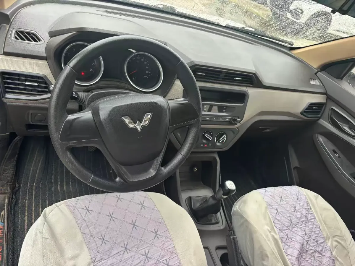 2018 WuLing HongGuang 1.5L 105HP L4 5MT,autocango,china used car exporter,china ev exporter,chinese used car exporter,chinese used ev exporter