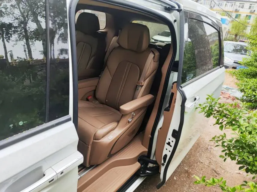 2021 Buick GL8 2.0T 237HP L4 9AT,autocango,china used car exporter,china ev exporter,chinese used car exporter,chinese used ev exporter