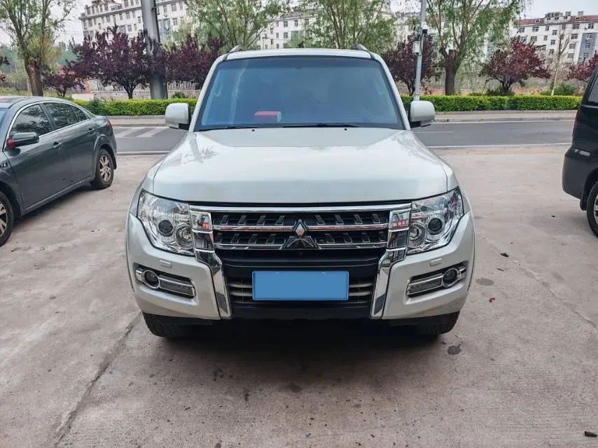 2016 Mitsubishi Pajero 3.0L 174HP V6 5AT,autocango,china used car exporter,china ev exporter,chinese used car exporter,chinese used ev exporter