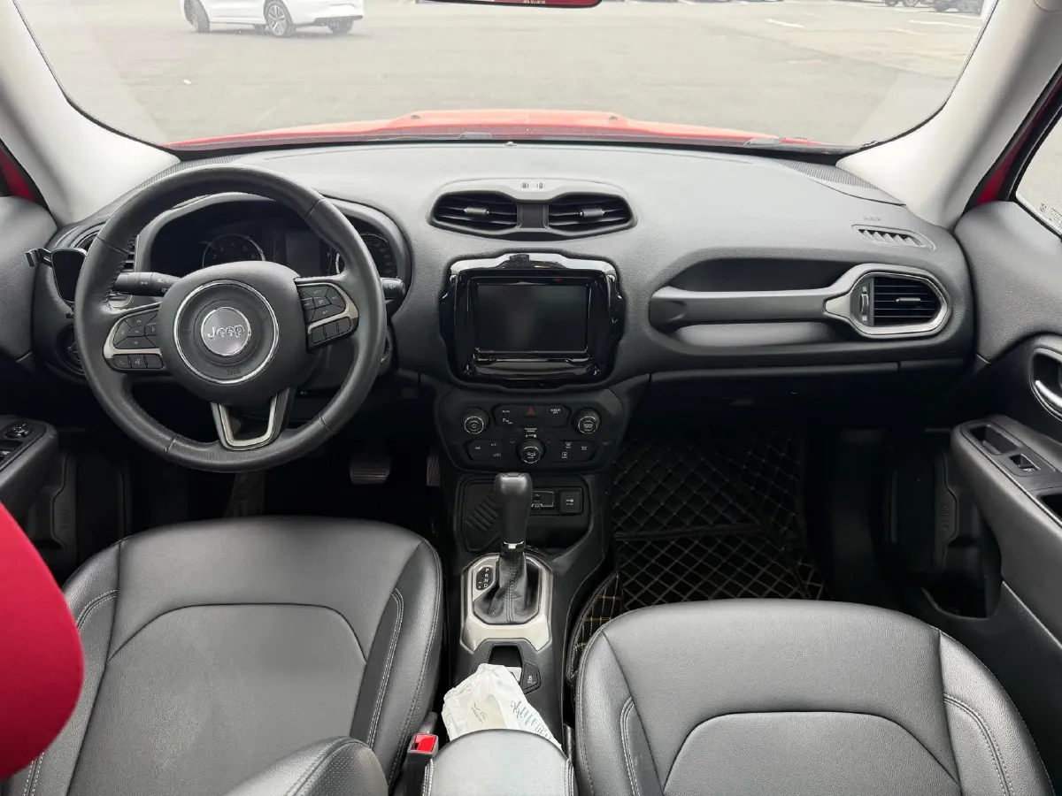2019 Jeep Renegade 1.3T 173HP L4 7DCT,autocango,china used car exporter,china ev exporter,chinese used car exporter,chinese used ev exporter