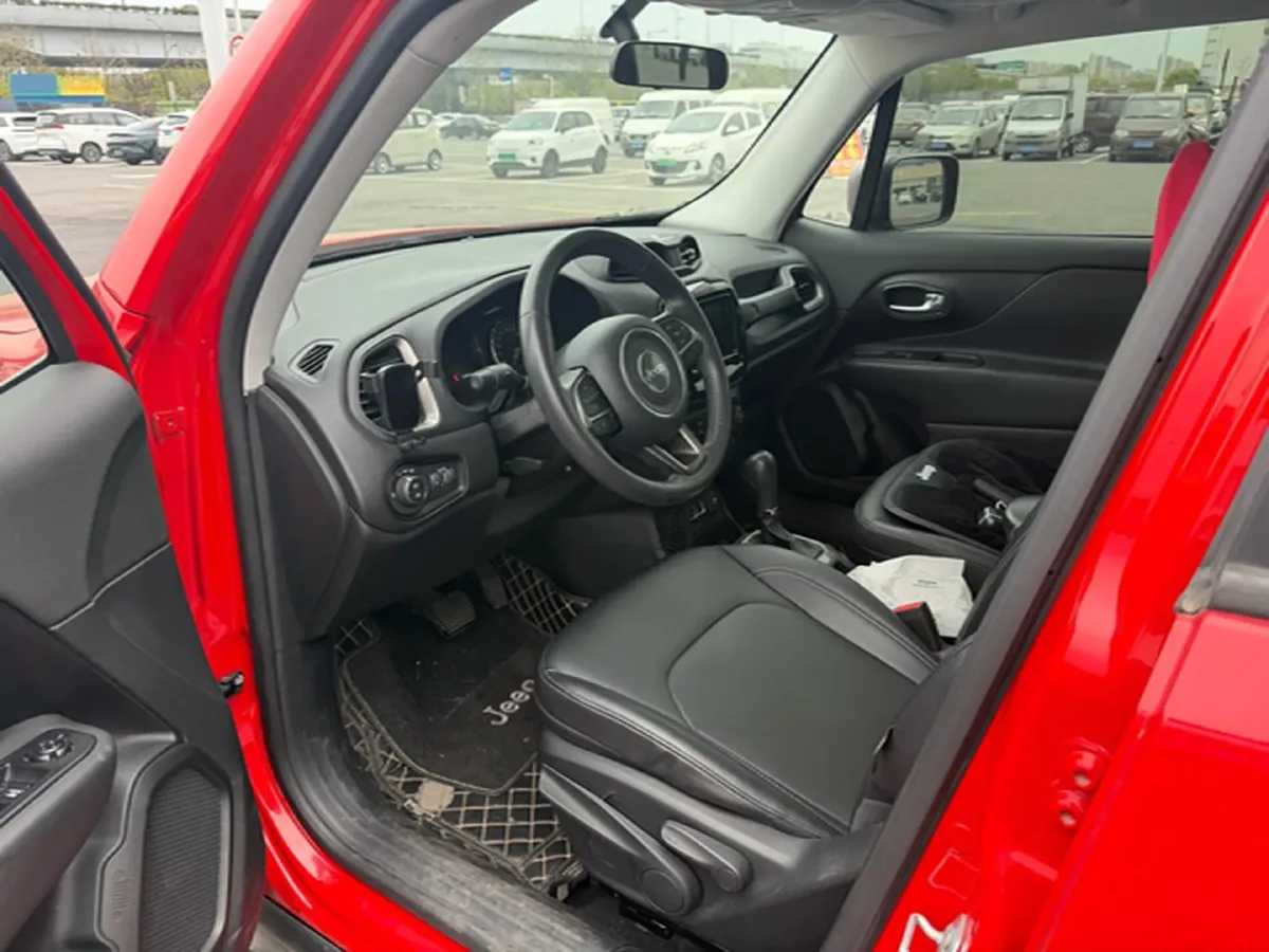 2019 Jeep Renegade 1.3T 173HP L4 7DCT,autocango,china used car exporter,china ev exporter,chinese used car exporter,chinese used ev exporter