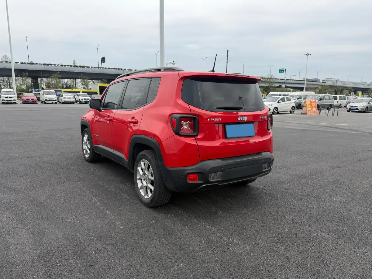 2019 Jeep Renegade 1.3T 173HP L4 7DCT,autocango,china used car exporter,china ev exporter,chinese used car exporter,chinese used ev exporter