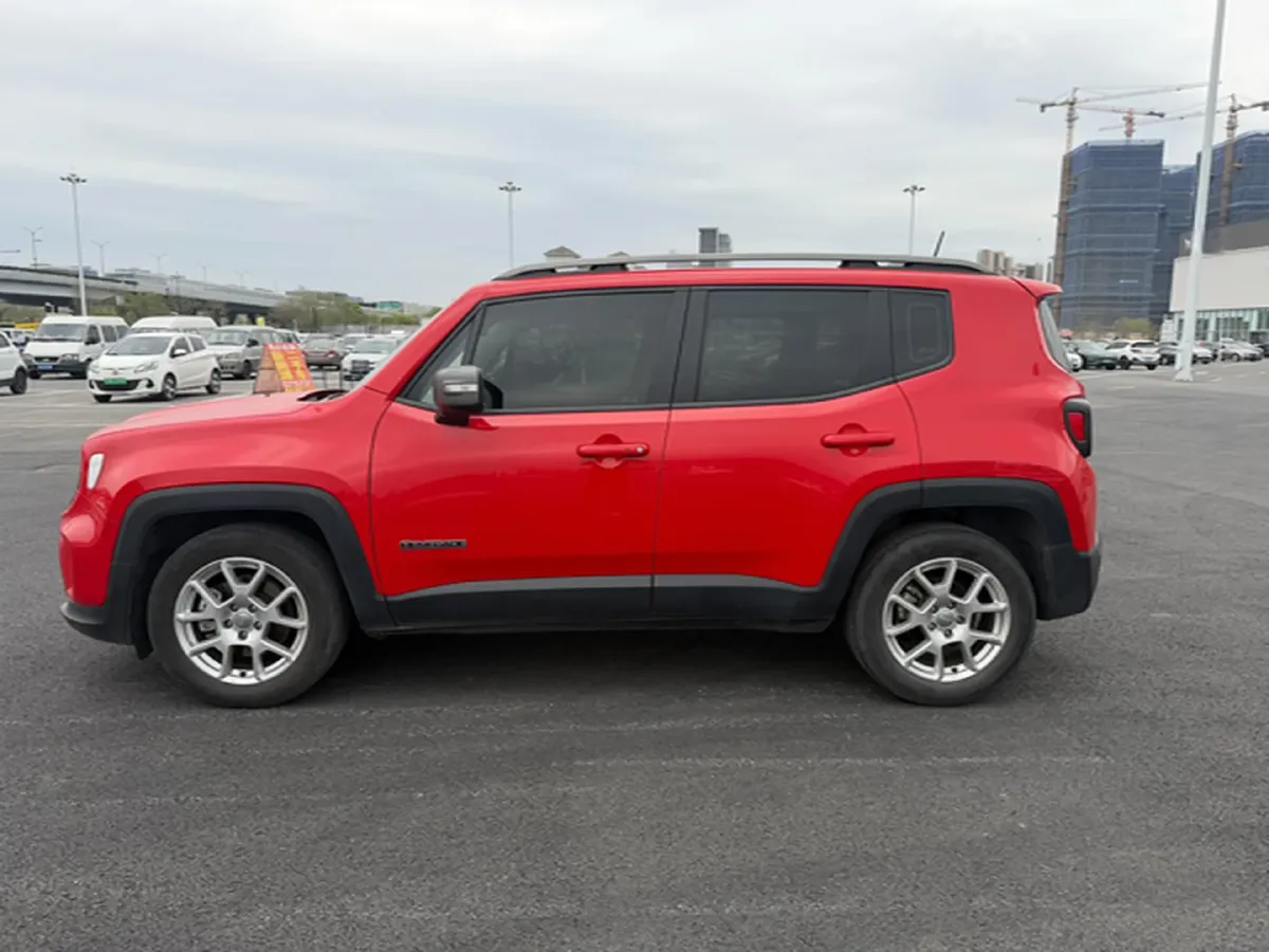 2019 Jeep Renegade 1.3T 173HP L4 7DCT,autocango,china used car exporter,china ev exporter,chinese used car exporter,chinese used ev exporter