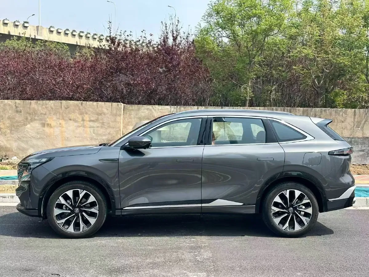 2025 ChangAn CS75 Plus 2.0T 233HP L4 8AT,autocango,china used car exporter,china ev exporter,chinese used car exporter,chinese used ev exporter