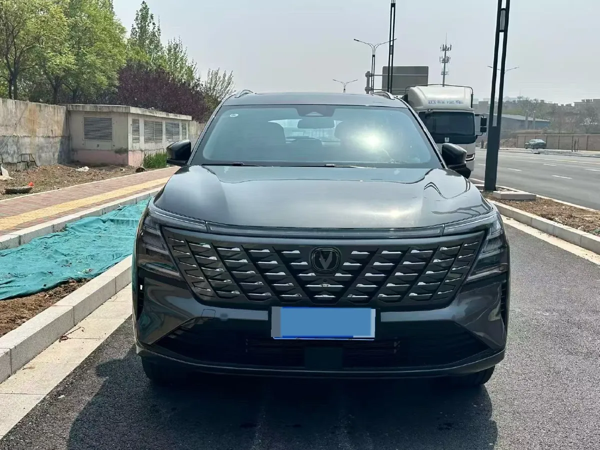 2025 ChangAn CS75 Plus 2.0T 233HP L4 8AT,autocango,china used car exporter,china ev exporter,chinese used car exporter,chinese used ev exporter